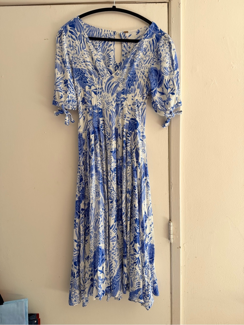 Free People Blue & White Floral Tie-Sleeve Midi Dress